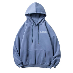 Sudadera con capucha Momentum Fit para hombre, diseñada para un uso cómodo, con una estructura definida y un estilo moderno para el día a día. - Product Image 3