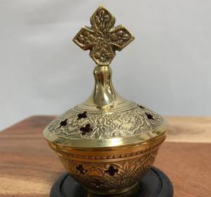 Brûleur d'encens en laiton avec croix pour décor d'église au charbon de bois encensoir en laiton d'autel brûleur religieux pour le culte de la prière et l'utilisation spirituelle - Product Image 3