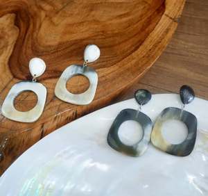 Pendientes de cuerno hechos a mano para mujer Pendientes de cuerno natural con diseño tribal Pendientes colgantes de cuerno ligero - Product Image 5