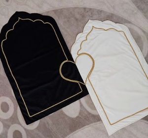 Elegante Alfombra de Oración de Seda con Bordado Detallado, Tela Suave y Lisa, Perfecta para el Hogar y la Mezquita - Product Image 6