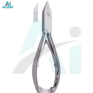 Pinza de pedicura afilada y precisa ALMAC hecha de acero inoxidable de alta calidad para el recorte profesional de uñas de los pies - Product Image 2