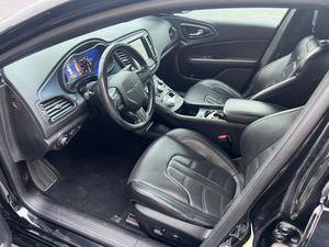 CLEAN 2016 Chry_sler 200 C Berline FWD - Product Image 4