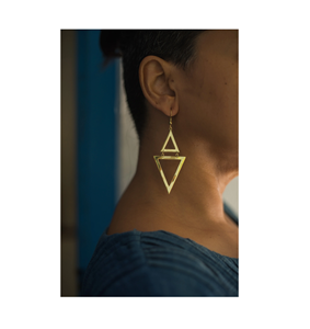 Pendientes de aro de oro y latón superventas, accesorios gruesos para mujer, diseño maravilloso de buena calidad - Product Image 1