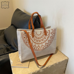 กระเป๋าผ้าใบผ้าฝ้ายสีขาวสำหรับผู้หญิงกระเป๋าสะพายไหล่พิมพ์โลโก้เป็นมิตรกับสิ่งแวดล้อม - Product Image 4