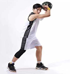 Uniforme de basket-ball personnalisé pour adultes, 100% polyester, jersey respirant antibactérien avec logo personnalisé et impression par sublimation - Product Image 1