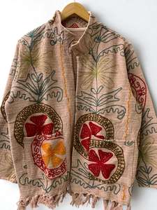 Chaqueta Bohemia popular con flecos bordados Suzani transpirable teñida ecológica con diseño elegante - Product Image 3