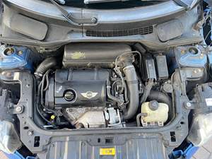 Mini Cooper S Countryman ALL4 2013 d'occasion, sans réserve, turbo 4 cylindres, transmission intégrale, bleu métallisé intense, état général excellent - Product Image 6