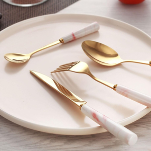 Ensembles de couverts de table décoratifs en acier inoxydable de taille personnalisée avec poignée en métal sans BPA pour les restaurants de luxe la cuisine à domicile - Product Image 1