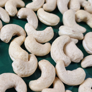 Cheap Bulk <b>Nuts</b> & <b>Kernels</b> W210 Cashew <b>Nuts</b> SANTIGO Raw Cashew <b>Nuts</b> - Product Image 1
