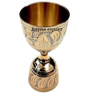 Verre à vin gravé en métal doré de haute qualité fait à la main avec prix de gros - Product Image 6