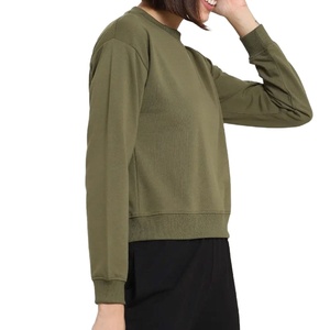 Sudadera de cuello redondo de forro polar transpirable de color liso sin forro con bolsillo frontal y hombros caídos para mujer, 100% algodón, ideal para invierno. - Product Image 5