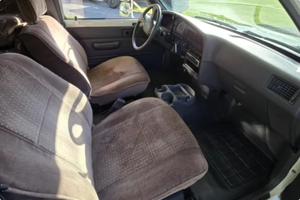 LISTO PARA CONDUCIR - USADO, VOLANTE A LA IZQUIERDA |   CONDUCCIÓN DERECHA |   Autocaravana Toyota Winnebago Micro Mini Warrior de 1991 - Product Image 3