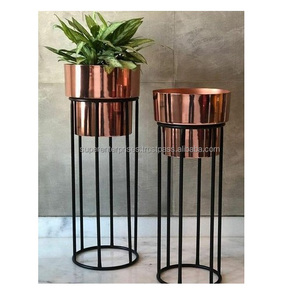 Macetas y macetas de diseño temático Chapado en cobre La mejor decoración interior para el hogar y el jardín Diseños de acabado moderno Maceta de plantas verdes - Product Image 1