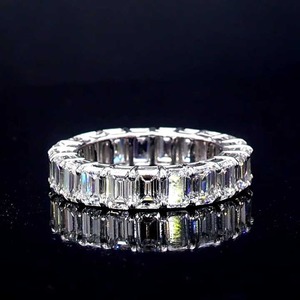Bague en diamant de laboratoire de taille émeraude Provence 4x6mm HPHT Full Eternity Band avec pierre émeraude naturelle - Product Image 1
