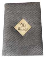 Folder Menu Kulit PU Custom 2024 Bersertifikasi ISO dengan Pelat Logo Logam Akrilik (Warna Apa Saja) untuk Hotel & Restoran