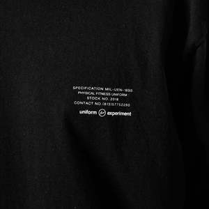 Camiseta Deportiva L/S Uniform Experiment, Transpirable, de Alto Rendimiento, con Estampado Sólido, Suave y Compresión - Product Image 3