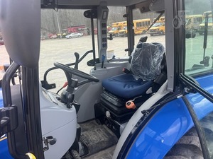 Tractor Agrícola HHOLLANDD BOOMER 40 NUEVO de 2018, Motor de 45HP, Caja de Cambios, Rodamiento del Motor - Product Image 4