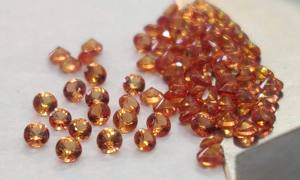 แซฟไฟร์สีส้มให้ความร้อนตามธรรมชาติมีเพียงขนาด1.75มม. ตัดเหลี่ยมเพชรพลอยยอดเยี่ยมคุณภาพเยี่ยม - Product Image 4