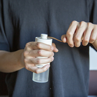 Draagbare moderne handmolen van gegoten ijzer en legeringstaal, handmatige koffiemolen met verstelbare grofheid, ABS behuizing, 20g capaciteit koffie