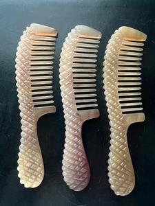 Cepillo de pelo con peine de cuerno largo de búfalo de alta demanda, respetuoso con el medio ambiente, duradero, bellamente diseñado por R M INTERNATIONAL para artesanías naturales - Product Image 4