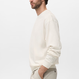เสื้อสเวตเชิ้ตคอกลมแขนยาวสำหรับผู้ชาย แบบลำลอง ราคาขายส่ง ขอบเสื้อแบบริบ สำหรับฤดูหนาว บริการ OEM ราคาขายส่ง ออกแบบได้ - Product Image 2