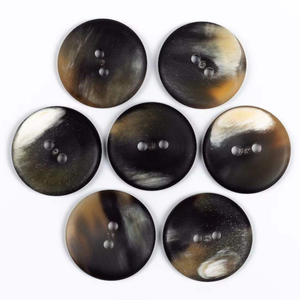 Boutons en corne de buffle naturelle de qualité supérieure, faits à la main, couleur animale, en tissu, polis, vierges, pour vêtements, directement importés d'Inde - Product Image 3