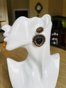 Pendientes de Lujo con Cuentas de Semillas, Diseño de Bulldogs/Georgia/Estado, Color Rojo y Negro con Opción de Color Personalizado, Venta al Por Mayor - Product Image 3