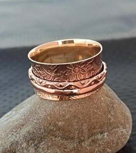 Anneaux tournants populaires en gros, faits à la main, en cuivre pur, anneaux tournants de méditation, cadeau de mariage - Product Image 1