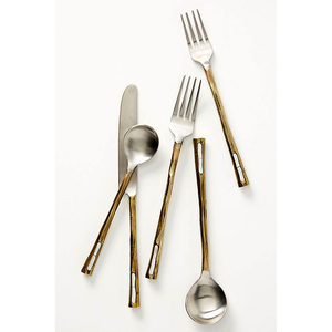 Clásico precio más barato suministros indios al por mayor cubiertos hechos a mano Metal tono dorado juego de cubiertos pulidos con Mango Verde - Product Image 4