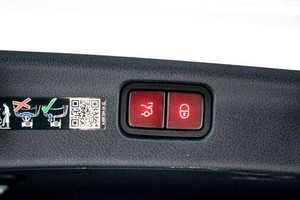 Mercedes-Benz Clase C C 300 2024 asequible - Product Image 5