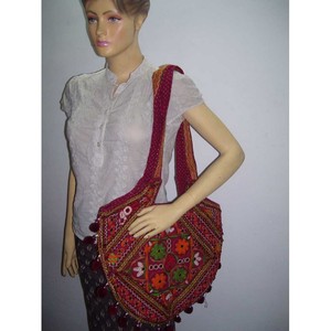 กระเป๋าผ้าฝ้ายปักลายดอกไม้หลากสีกระเป๋าใส่เอกสารโบฮีเมียนสำหรับผู้หญิงทำด้วยมือมีซิปขนาดใหญ่ - Product Image 3