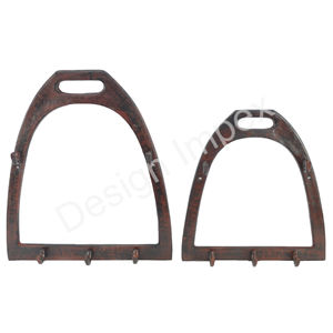 Ganchos de estribo de caballo de Estilo Vintage montados en la pared Juego de ganchos de metal más modernos de 2 artesanías de metal hechas a mano de estilo europeo - Product Image 1