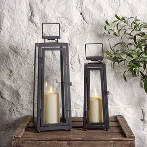 Vente chaude Maison Décorations De Noël Maison Forme Fer Verre Bougeoir avec Coupe-Vent Caractéristiques Lanterne En Métal Autres Bougies - Product Image 1
