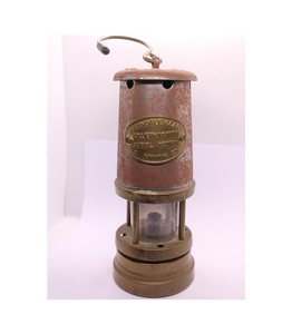 Lámpara de minero de latón puro perfecta para mejorar la configuración de decoración vintage en restaurantes y bares de café en casa - Product Image 2