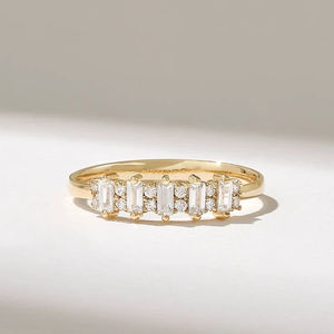 Anillo de Diamantes de Moissanita de Oro de 10k de Lujo para Mujer con Piedras Redondas y Baguette para Fiesta, Regalo de Aniversario de Bodas para Ella - Product Image 1