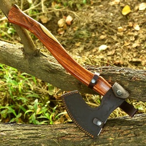 Hacha de Estilo Vikingo Forjada a Mano en Acero de Damasco con Mango de Madera y Funda de Cuero, Hacha Personalizada para Trabajos de Madera OEM - Product Image 6