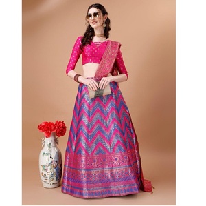 Tissu de brocart de haute qualité Lehenga Choli avec un travail de broderie Dupatta en soie pure léger idéal pour une utilisation de mariage ou de fête - Product Image 1