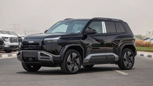2025 B Y D Leopard Titanium 3 SUV totalmente eléctrico con un diseño audaz y robusto y una distintiva parrilla frontal. - Product Image 4