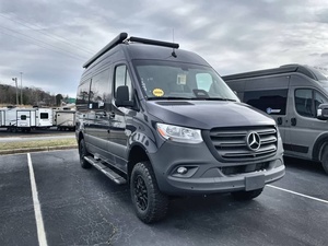 NUEVO Y MODERNO: Autocaravana T-h-o-r E-d-d-i-e B-a-u-e-r 19EB 2026, LISTA PARA ENVÍO - Product Image 1