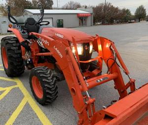 Tractor Agrícola L4060 2022, 4x4-42HP, 4WD con Motor y Bomba Premium, Alta Productividad y Larga Vida Útil - Product Image 1