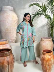 Kurti élégant en rayonne, sans manches, coupe trapèze, avec des détails de travail complexes, confortable à porter au quotidien, pour la maison, les fêtes, les mariages, tenue ethnique - Product Image 5