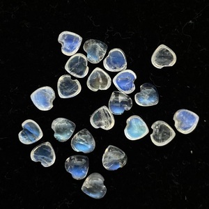 4mm 6mm 8mm naturel bleu arc-en-ciel pierre de lune lisse dos plat coeur cabochon en vrac pierre précieuse semi précieuse fabrication de bijoux en gros - Product Image 3