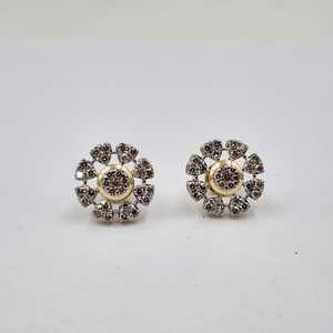 Boucles d'oreilles en diamant cultivées en laboratoire en or jaune Boucles d'oreilles élégantes en diamant en or avec diamants fabriqués par l'homme Boucles d'oreilles en or de qualité supérieure - Product Image 1