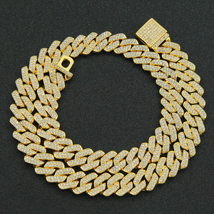 <span class=keywords><strong>Cadena</strong></span> cubana de eslabones de aleación de zinc de 14 mm de ancho con diamantes de imitación, collar estilo streetwear, joyería de moda al por mayor - Product Image 1