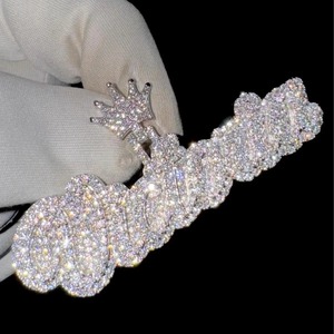 Charme Hip Hop en diamant cultivé en laboratoire VVS plaqué or blanc et argent sterling pour homme entièrement glacé et personnalisé - Product Image 6