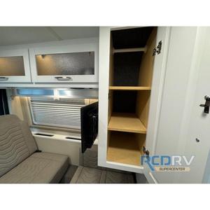 Autocaravana de Lujo Coachmen RV Nova 20C 2025, Casa Rodante para Acampar con Aire Acondicionado y Agua - Product Image 3