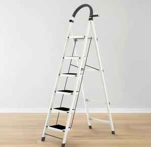 Nouvelle échelle pliable à 6 marches Vision, robuste, compacte, stable, pour usage domestique, capacité de 150 kg - Product Image 1