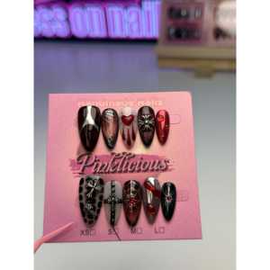 Faux ongles Crimson Cross - Design élégant et stylé - Product Image 1