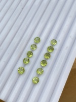 Lot de pierres précieuses naturelles de 6 mm en péridot, taille ronde, avec une belle couleur et une bonne qualité de lustre, pour la fabrication de bijoux, 11 pièces.