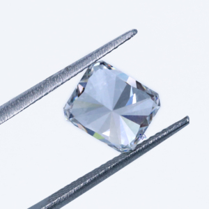 สัมผัสกับความสดใสด้วยเพชรเจียระไนที่เปล่งประกายสดใสของเราซึ่งให้ความชัดเจนและเปล่งประกายด้วยดวงดาวอย่างเปล่งประกาย - Product Image 5